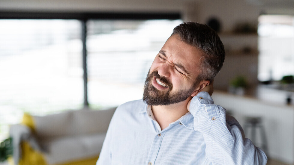 الأسباب الرئيسية لآلام الرقبة وكيفية علاجها