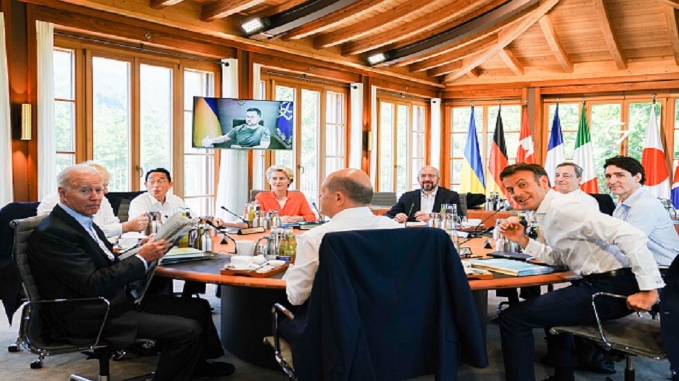 خبراء: عبث كييف والغرب بأوروبا جعل الاستفتاءات ضرورة لواقع جيوسياسي على الأرض