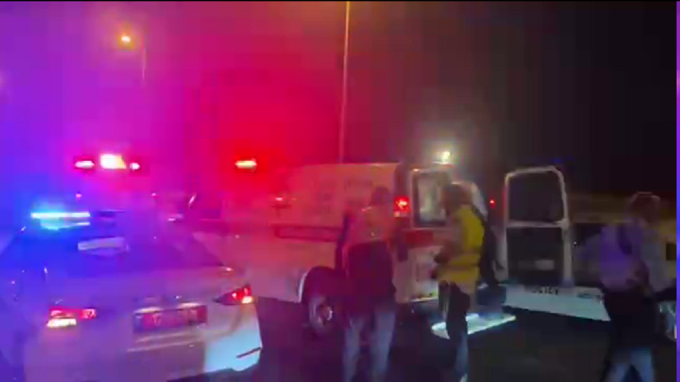 مراسلة RT: عملية طعن بالقرب من موديعين والجيش الإسرائيلي يقتل المنفذ (فيديو)