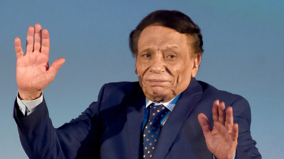 عادل إمام : كويس إنه الواحد بيقرأ نعيه وهو عايش