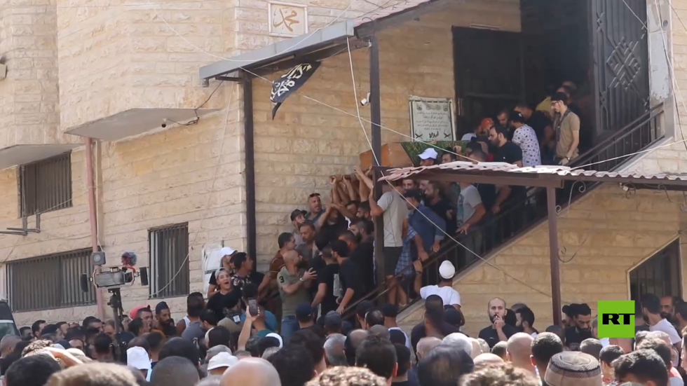 تشييع ضحايا انقلاب قارب الهجرة في البحر الأبيض المتوسط