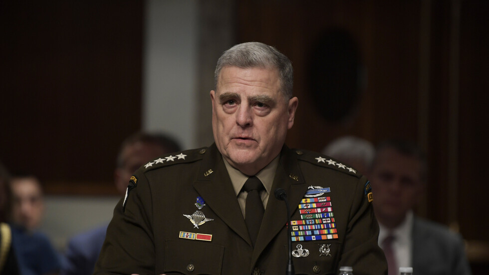 رئيس الأركان الأمريكي يبحث سير النزاع في أوكرانيا مع قائد قوات كييف