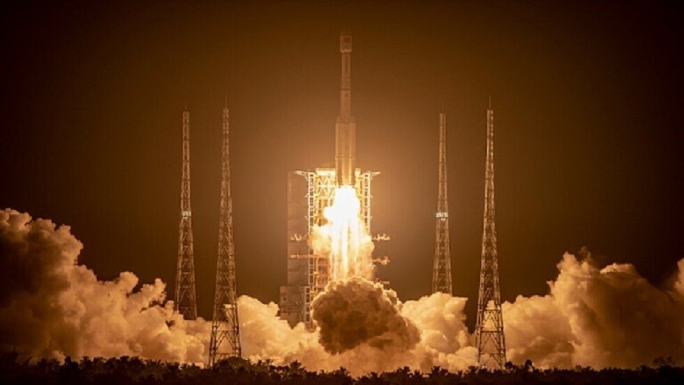 الصين تطلق بنجاح ثلاثة أقمار صناعية للبحوث