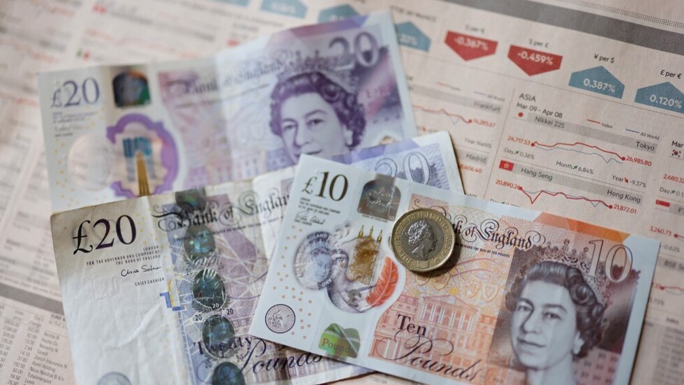 الجنيه الإسترليني يسجل تحسنا طفيفا أمام الدولار