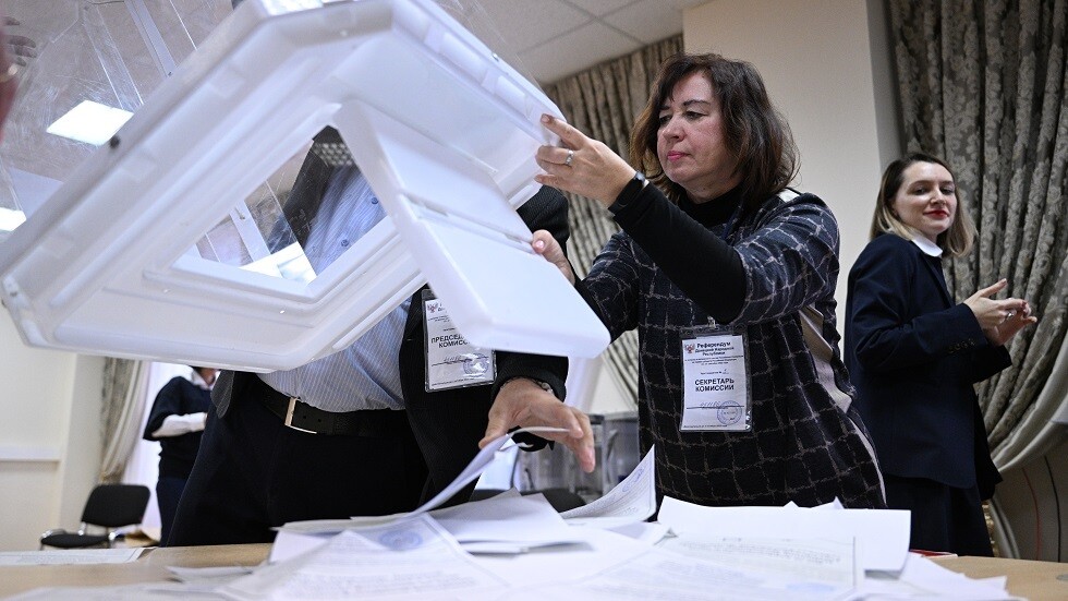 مراكز الاقتراع تغلق أبوابها في المناطق المحررة