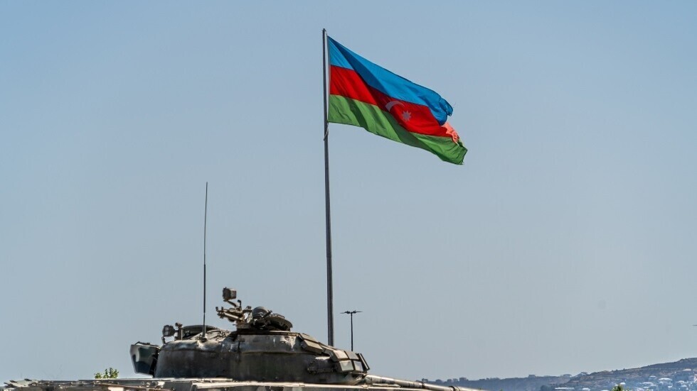 أذربيجان تعلن إصابة أحد عسكرييها جراء قصف أرمني