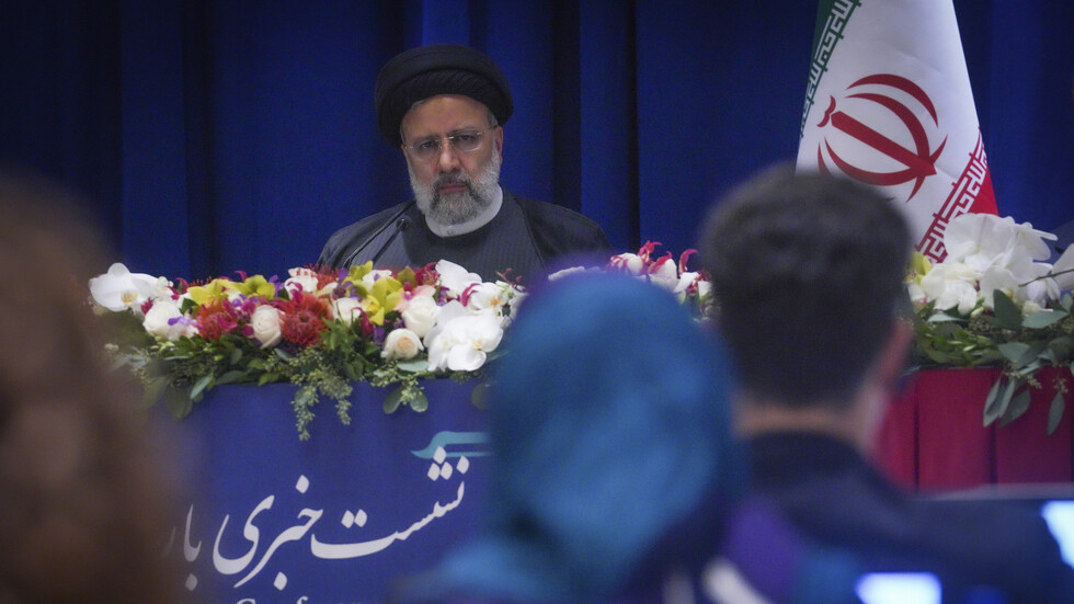 الرئيس الإيراني: نعد بالشفافية والعدالة في ملف الشابة مهسا أميني