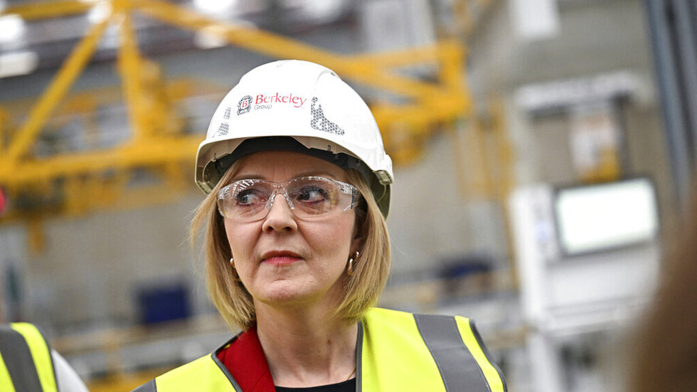 ليز تراس تدافع عن خطة الدعم: وضعت البلاد على مسار أفضل