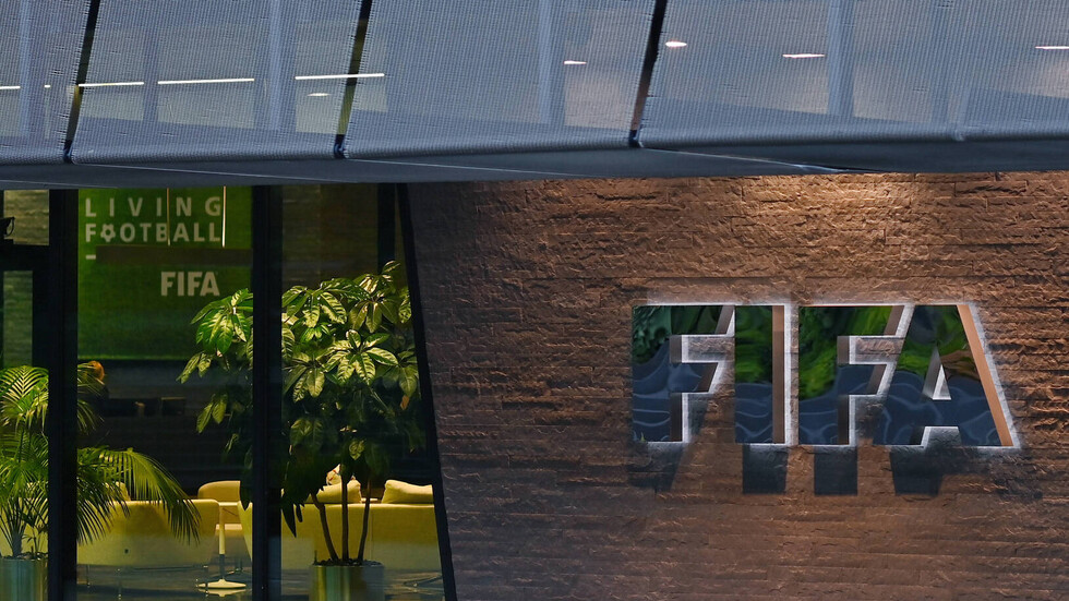 خطوة جديدة من الفيفا تعزز شفافية الانتقالات