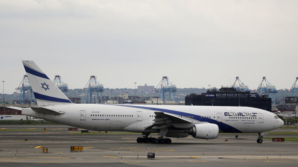 تقرير: تقدم في الاتصالات بين مسقط وتل أبيب لفتح المجال الجوي العماني أمام الطائرات الإسرائيلية