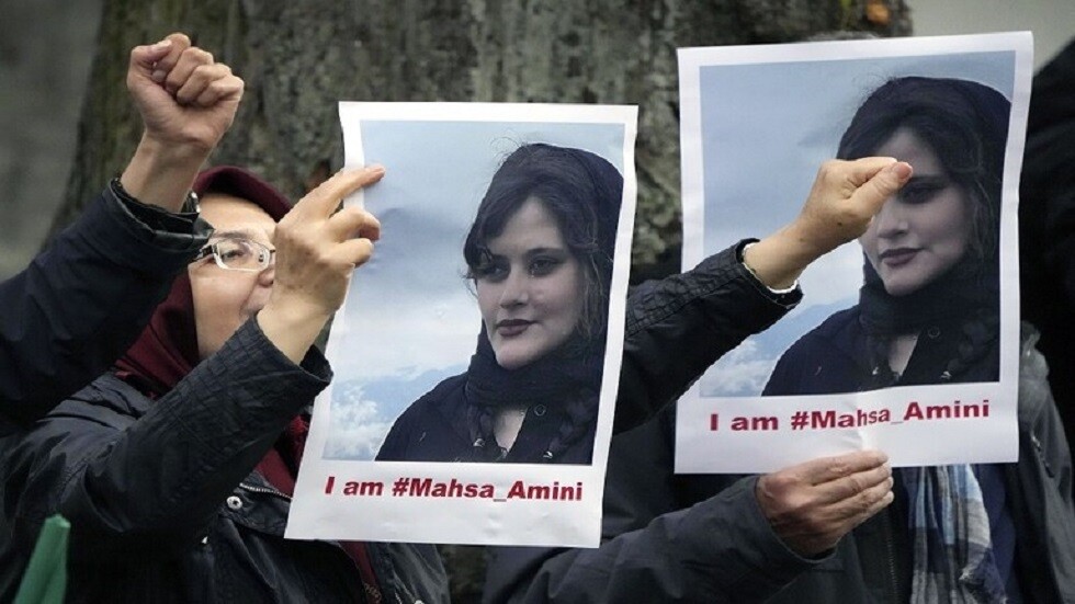 طهران تعلن اعتقال 9 أجانب ضالعين في المظاهرات