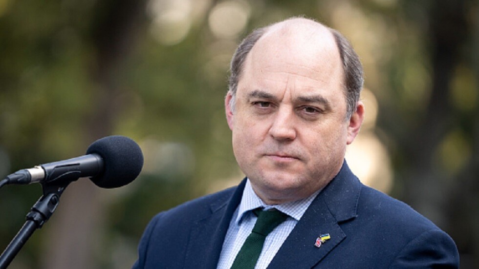 بيان: وزير الدفاع البريطاني زار كييف وناقش زيادة المساعدات العسكرية إلى أوكرانيا