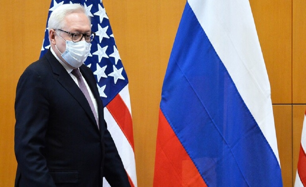 ريابكوف: واشنطن قريبة من أن تصبح طرفا في النزاع مع روسيا