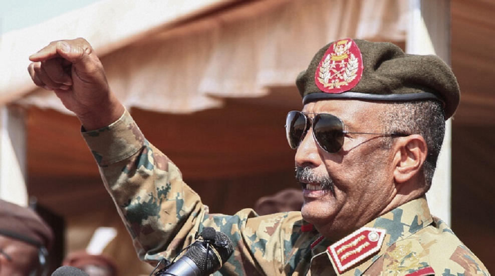 البرهان يحذر القوى المدنية ويؤكد تماسك المؤسسة العسكرية السودانية