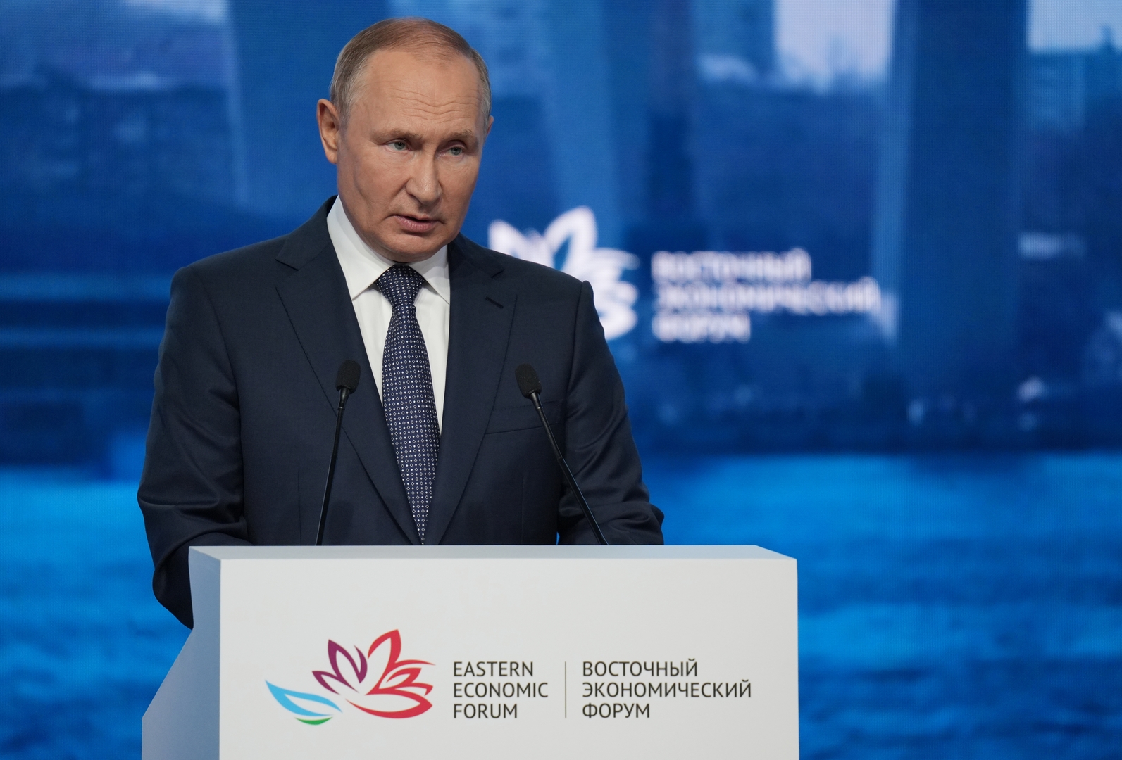 بوتين: وضع سقف لسعر الغاز خطوة بلا آفاق