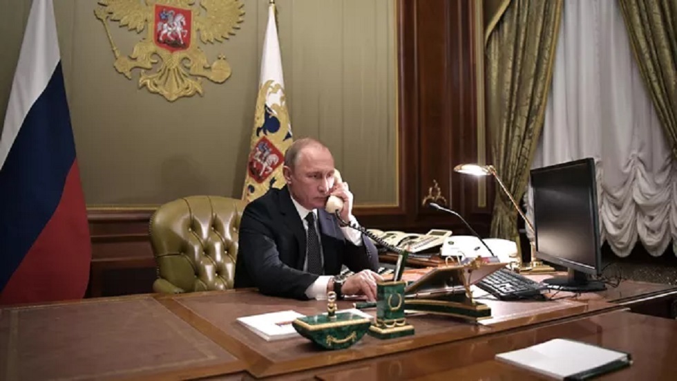 بوتين وماكرون يبحثان هاتفيا الوضع في أوكرانيا وأمن محطة زابوروجيه