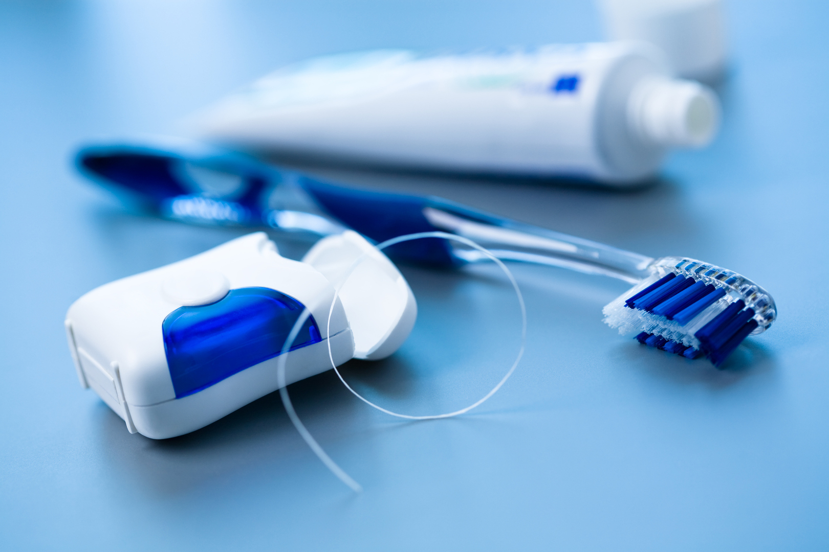 فرشاة الأسنان لا تكفي .. طريقة بسيطة تساعد في الحفاظ على صحة الفم ودرء خطر الخرف