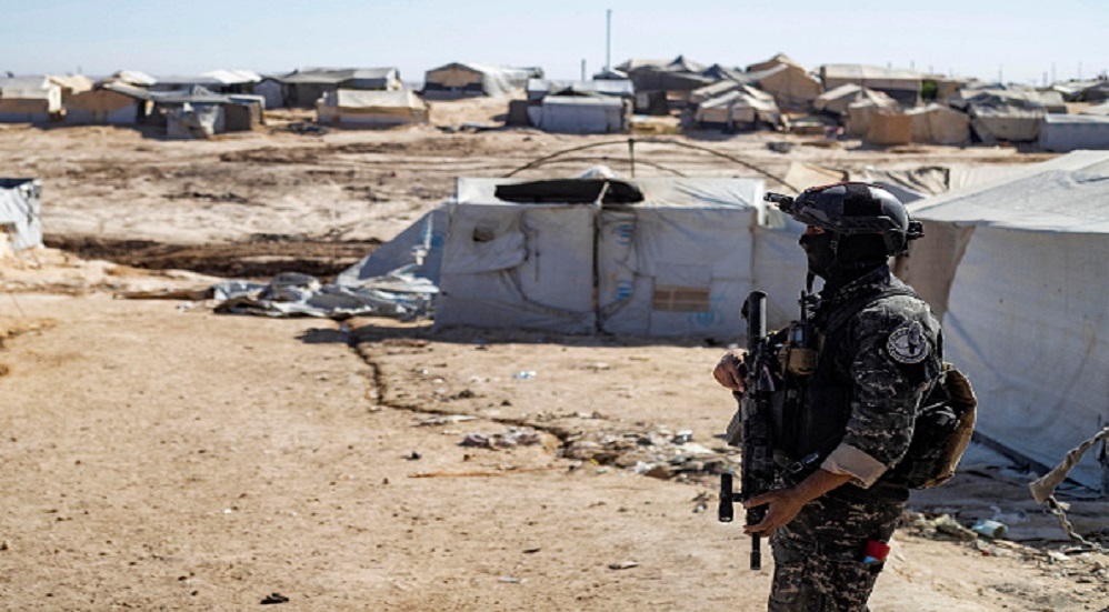 قوة كردية  تعتقل 226 شخصا في مخيم الهول بسوريا