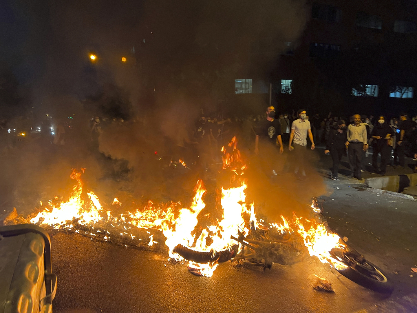 الإعلام الإيراني يروي تفاصيل عن قادة احتجاجات طهران المعتقلين