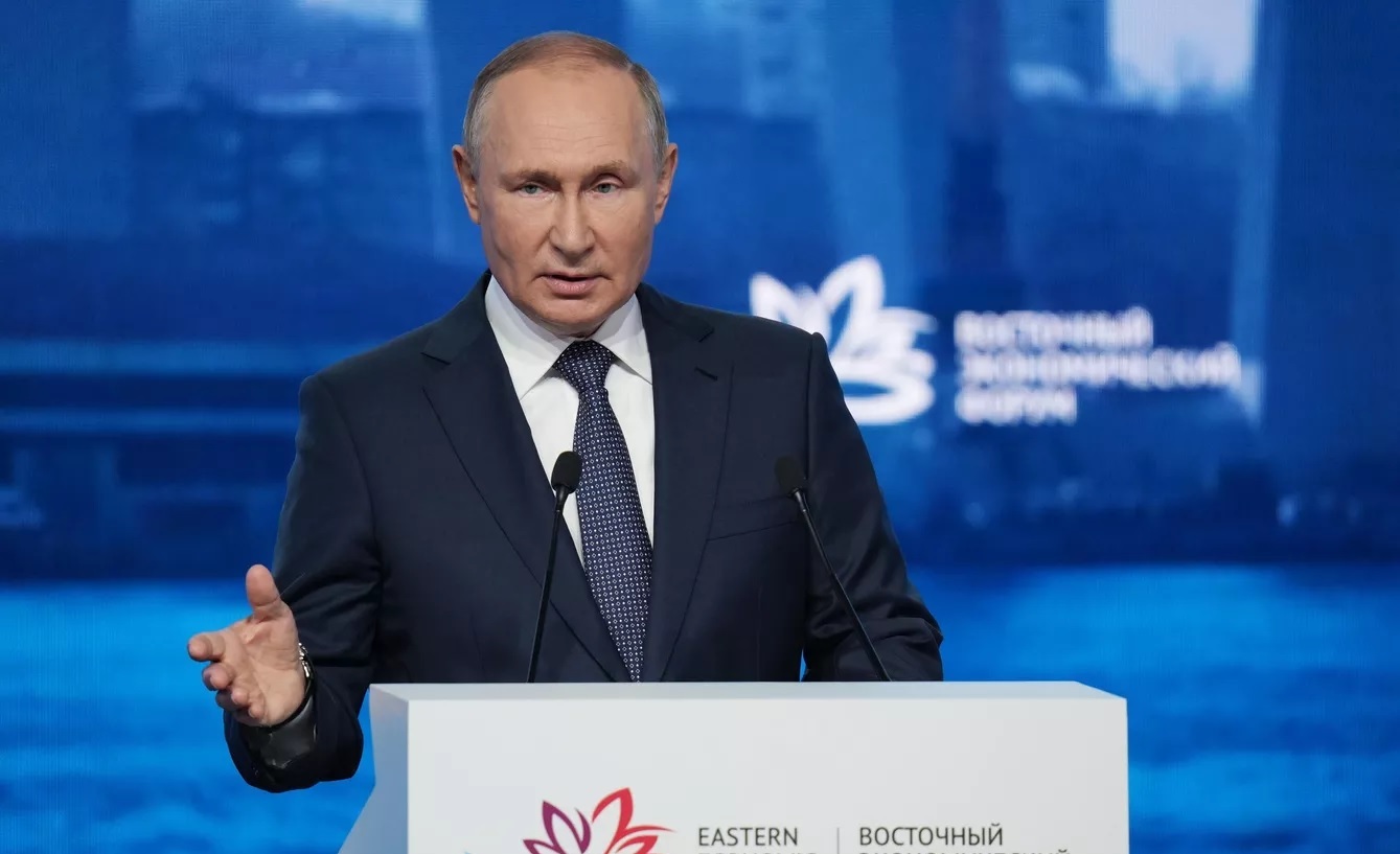 بوتين: المعدات العسكرية الروسية أثبتت جدارتها وتواجه الأسلحة الغربية بشكل فعال