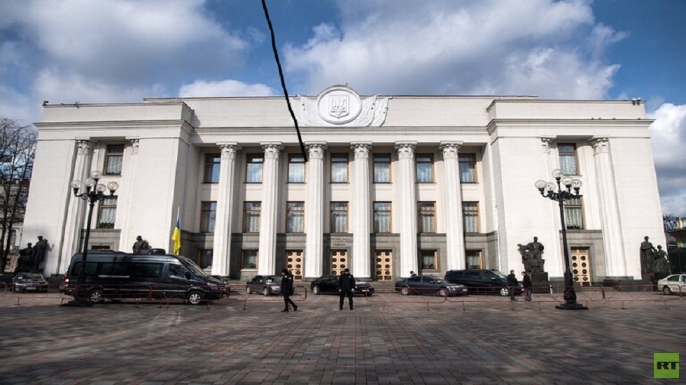البرلمان الأوكراني يصوت بالأغلبية لصالح قانون التجنيد التطوعي للنساء