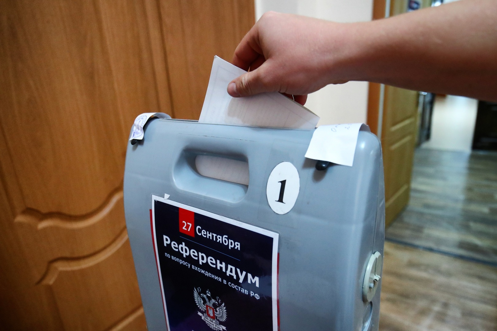 إقبال كبير على الاقتراع في اليوم الأول من استفتاءات الانضمام إلى روسيا