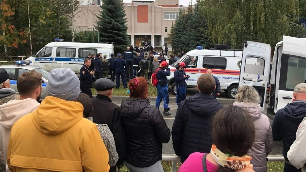 بيسكوف: المجرم الذي فتح النار على مدرسة إيجيفسك من الفاشيين الجدد