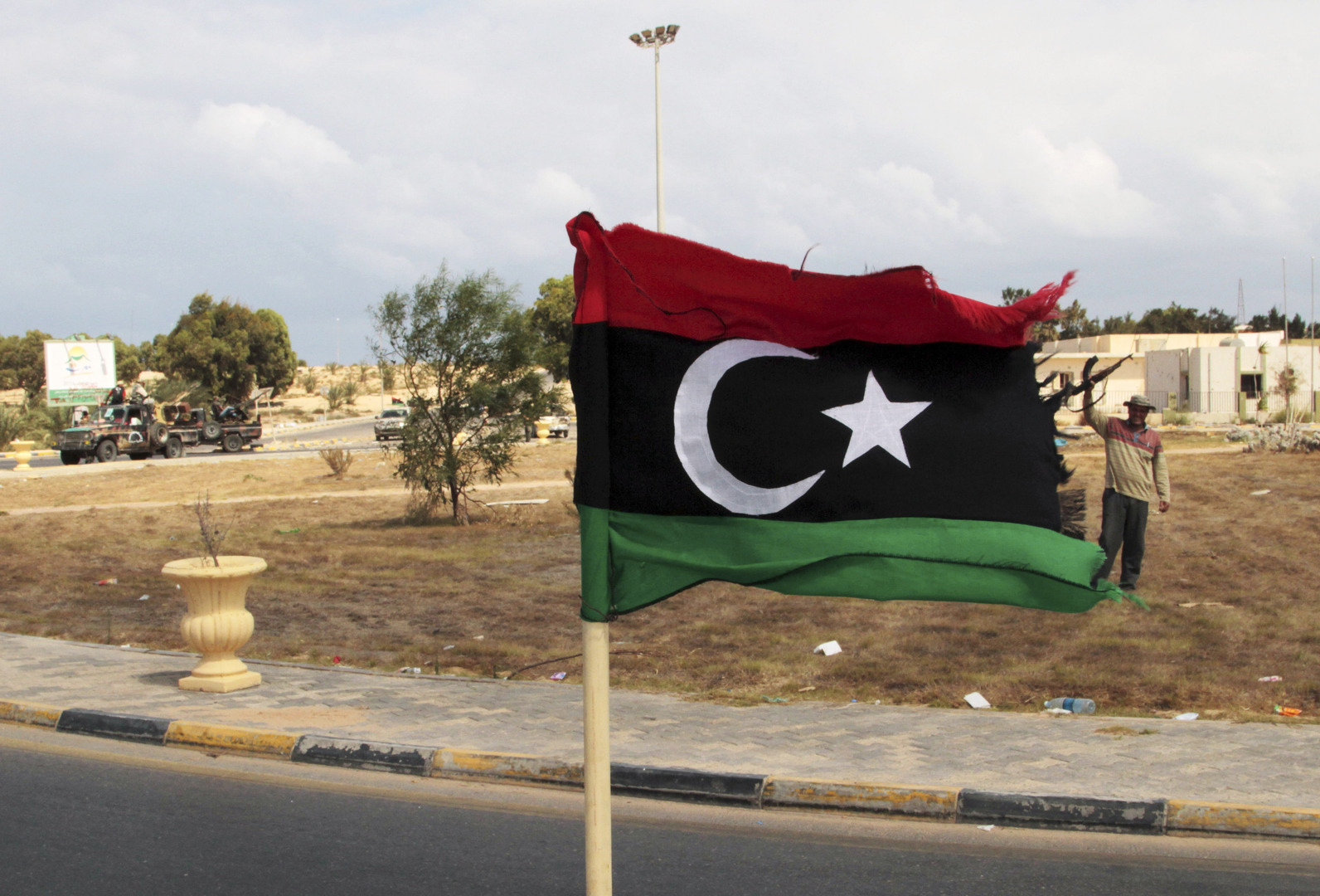 قتلى وجرحى في اشتباكات بين مجموعات مسلحة غربي ليبيا