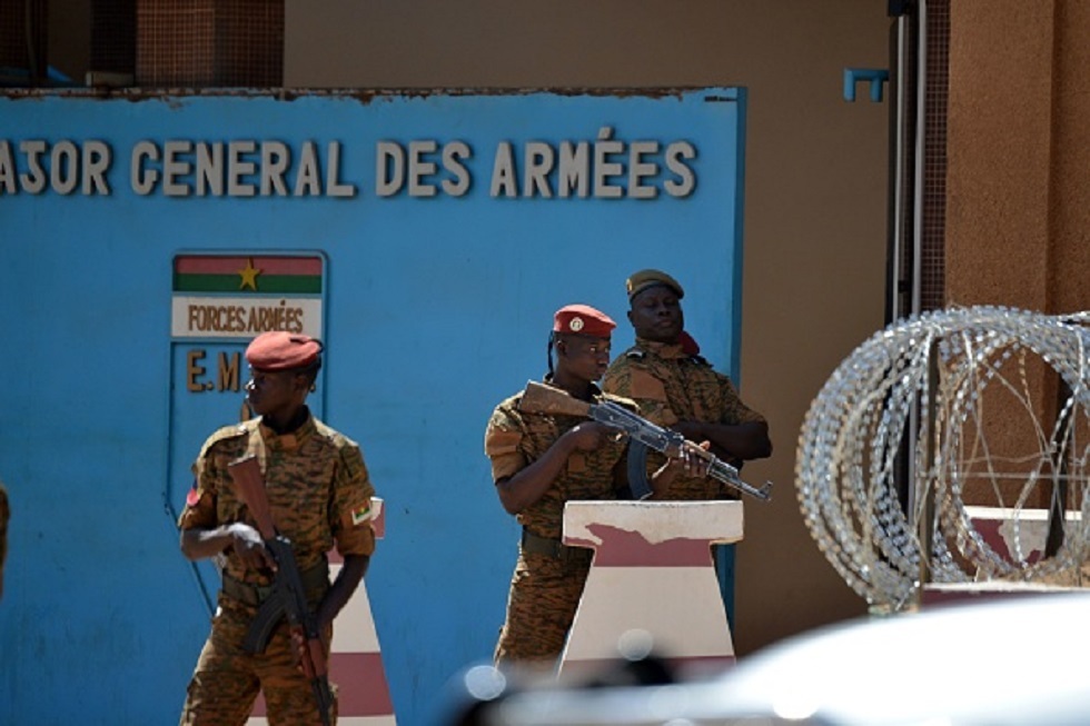 بوركينا فاسو.. مقتل 11 جنديا وفقدان 50 مدنيا في هجوم على قافلة مؤن