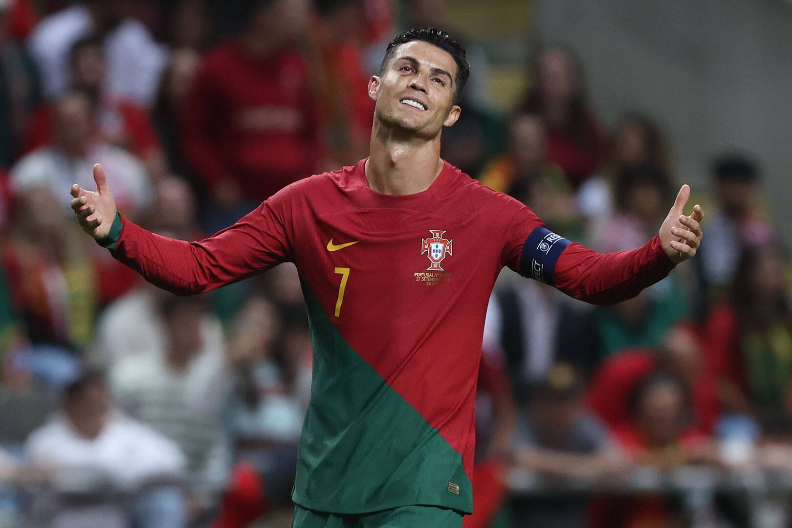 رونالدو يثير غضب جماهير البرتغال عقب الخسارة أمام إسبانيا (فيديو)