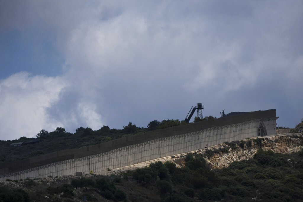 الجيش الإسرائيلي يعيد شخصين اجتازا الحدود مع لبنان