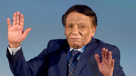 الفنان المصري القدير عادل إمام