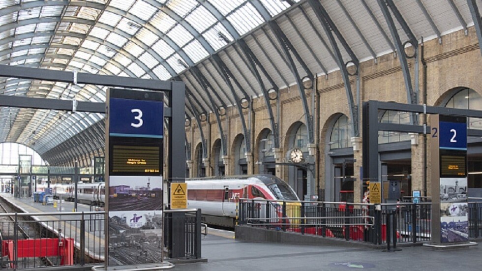 بعد انتهاء الحداد على الملكة.. إضرابات السكك الحديدية تعود لبريطانيا