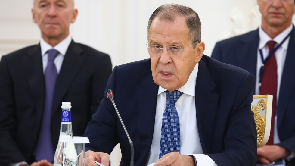 لافروف: لا توجد لغة مشتركة مع العنصريين