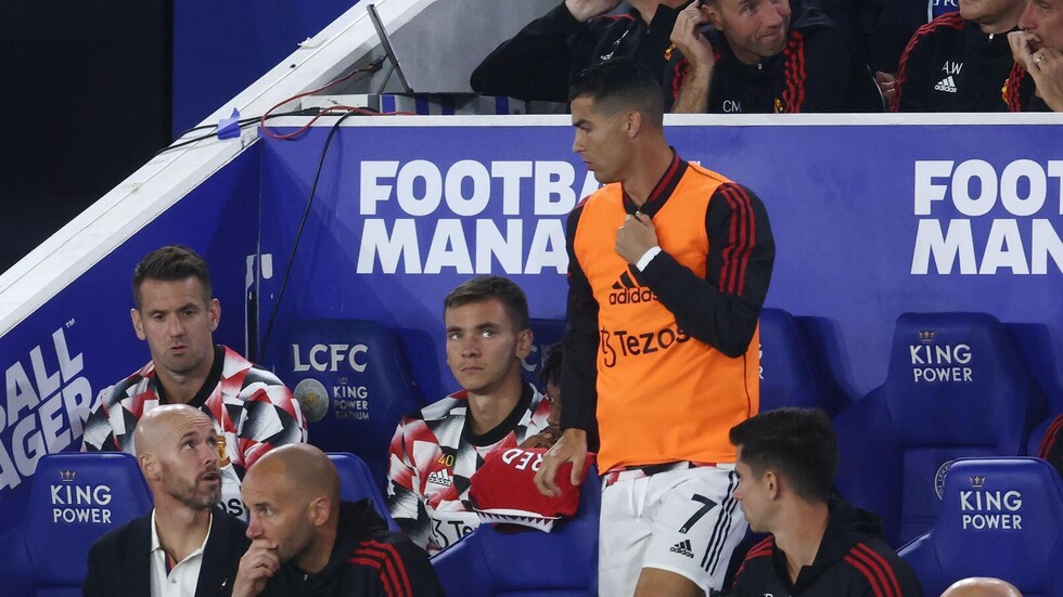 مدرب مانشستر يونايتد يبرر عدم إشراك رونالدو في مواجهة الديربي