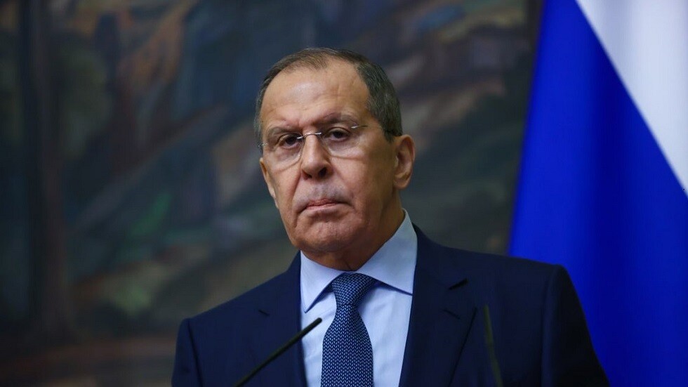 "البقية تأتي وليس هناك شيء بين السطور.." لافروف يعقب مازحا على انضمام أربع مناطق إلى روسيا