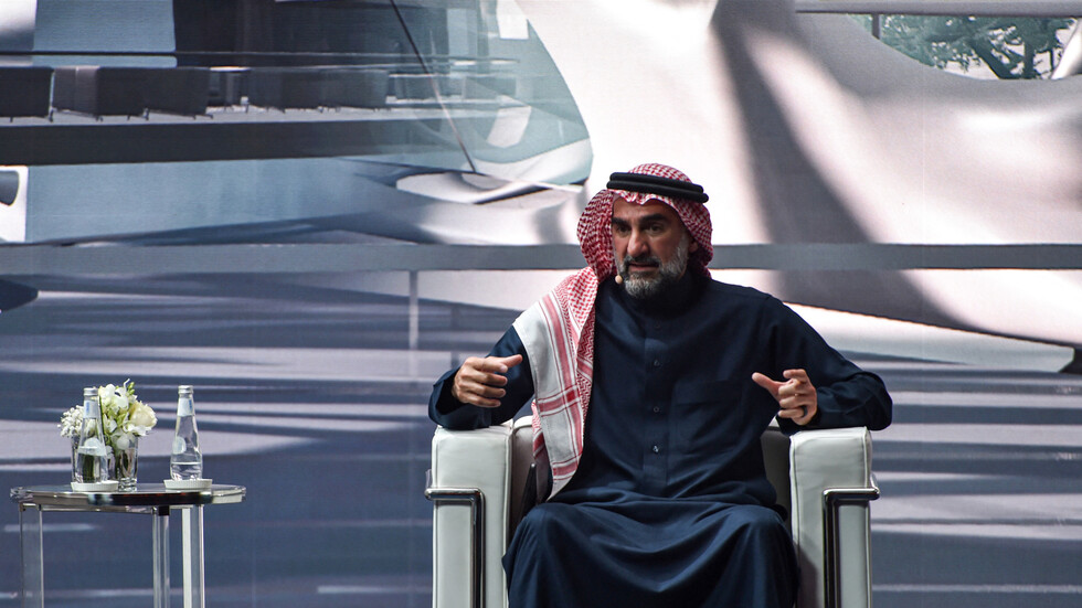 ياسر الرميان يتحدث عن أول لقاء جمعه بالأمير محمد بن سلمان (فيديو)