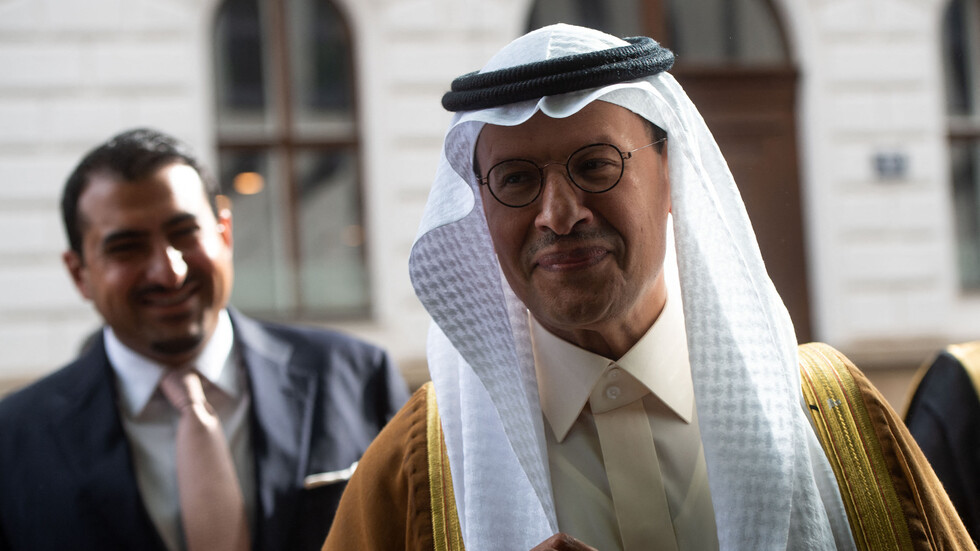 مواقع التواصل تضج برد بن سلمان على صحفي بسبب علاقة روسيا والسعودية (فيديو)