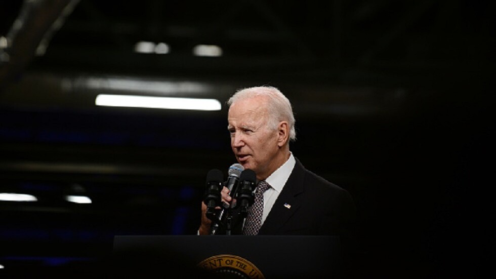 بايدن يصدر عفوا عن جميع المدانين بجرائم حيازة الماريجوانا