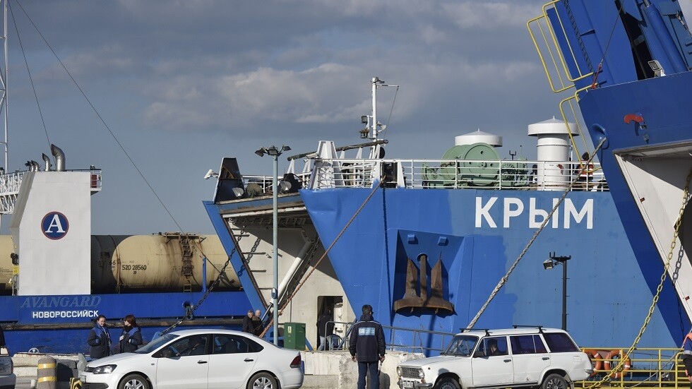 استئناف عمل العبارات بين القرم وإقليم كراسنودار