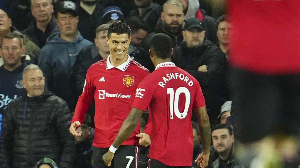 احتفال غريب لرونالدو بعد تسجيله أول أهدافه في الدوري الإنجليزي هذا الموسم (فيديو)