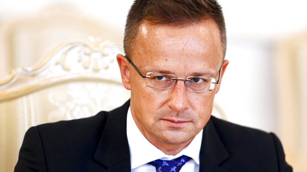 وزير الخارجية الهنغاري يرد على الانتقادات بعد لقائه مع لافروف