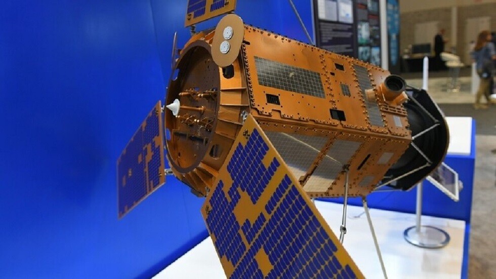 طلاب الجامعات الروسية يطورون قمرا صناعيا جديدا