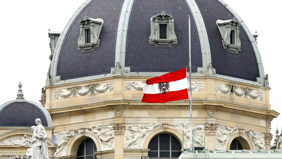 النمسا: سنواصل دعمنا لأوكرانيا وندعو روسيا لوقف القصف