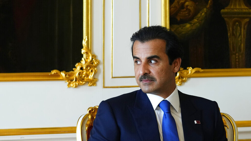 أمير قطر يجري اتصالا هاتفيا مع الرئيس الأوكراني