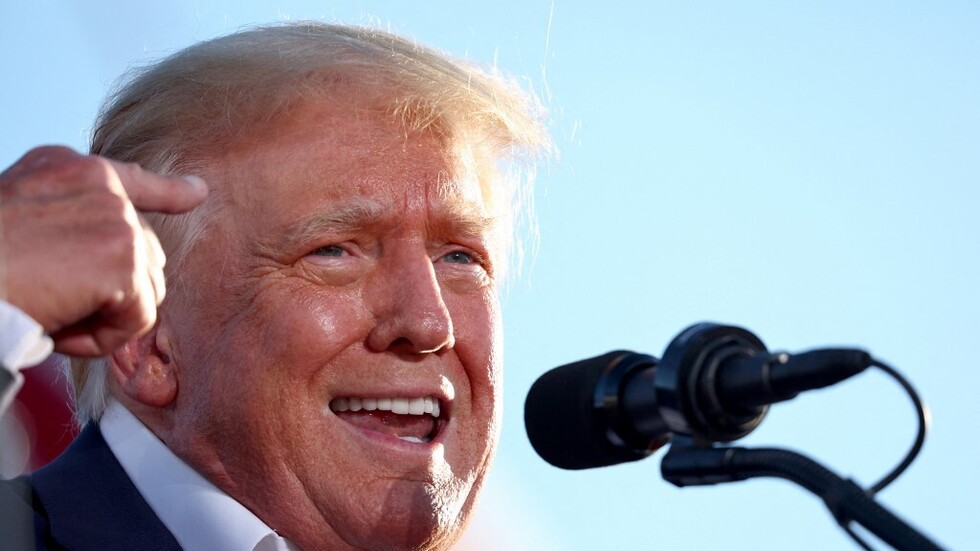 ترامب يكشف عن حادث مصيري خطير تم خلال ولاية بيل كلينتون وكان شاهدا عليه