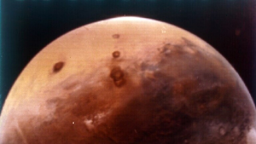 العلماء الروس: الغلاف الجوي البارد للمريخ يساعد في تبخر الماء إلى الفضاء