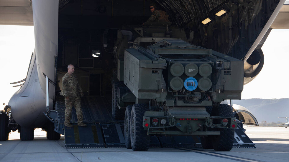 كييف تتسلم 4 راجمات صواريخ HIMARS أمريكية جديدة