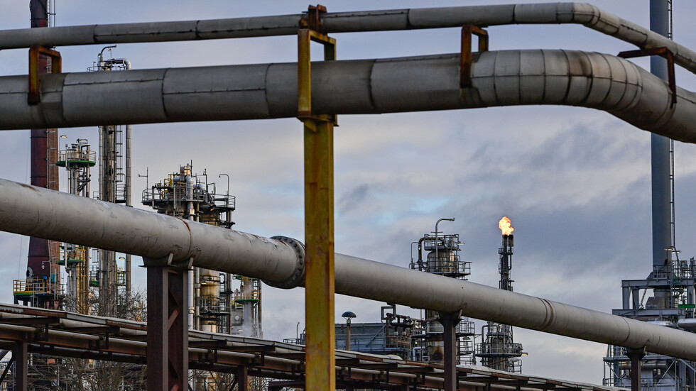 بولندا: ندرس جميع الفرضيات لمعرفة أسباب تسرب النفط من 