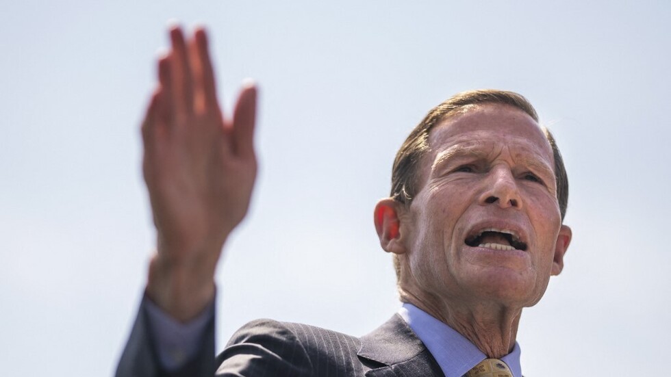 سيناتور أمريكي: السعودية وجهت لنا ضربة عميقة